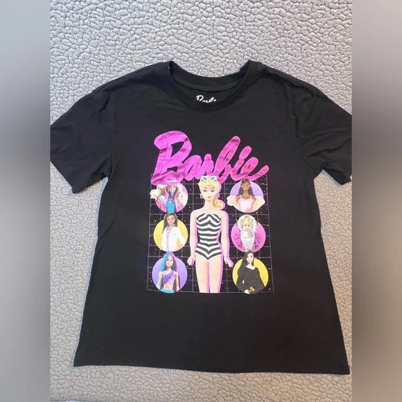 Mattel Barbie Short Sleeve T Shirt Juniors Size Medium Black And Pink - Picture 7 of 7